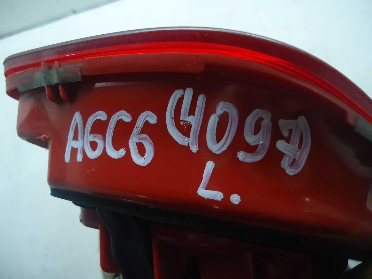 Фонарь задний внутренний левый