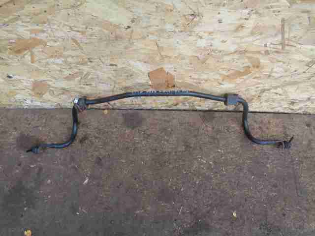 Стабилизатор передний