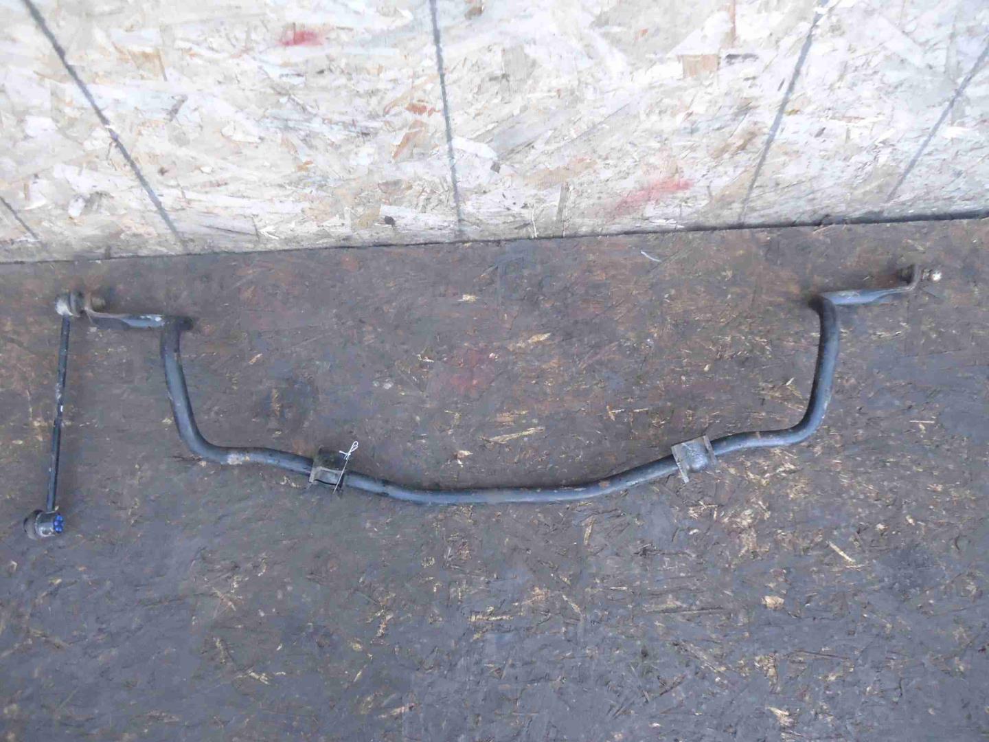 Стабилизатор передний