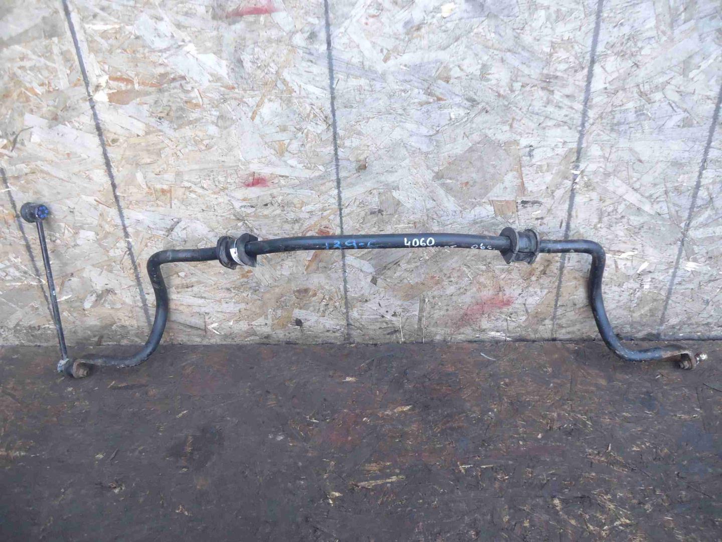 Стабилизатор передний