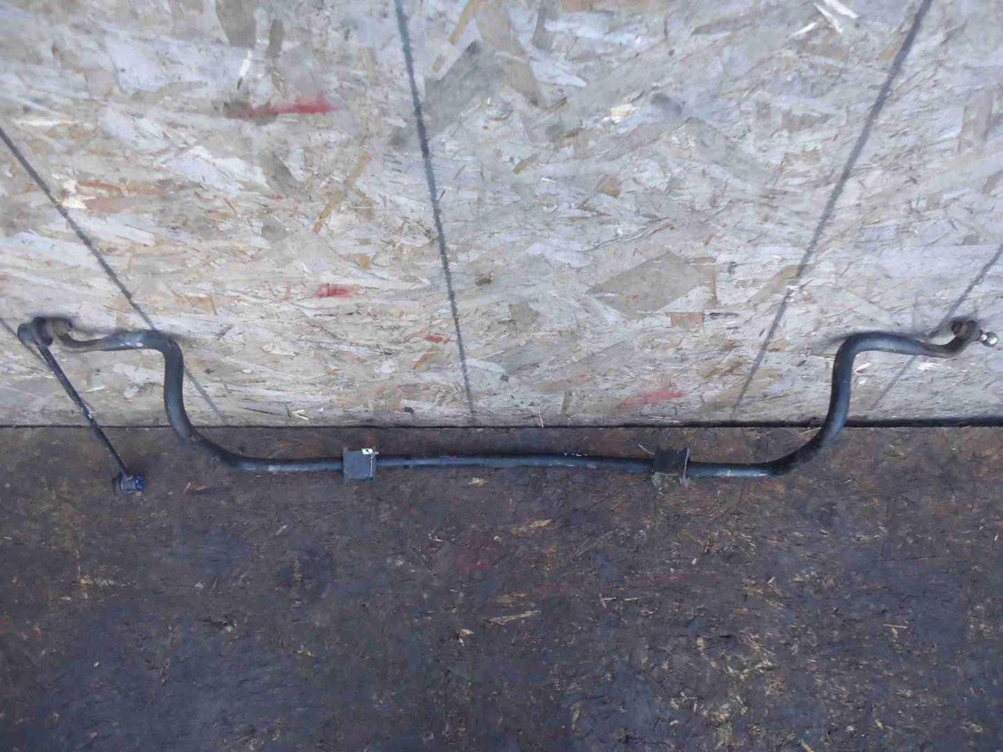 Стабилизатор передний