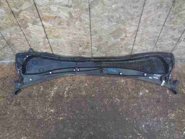 Решетка стеклоочистителей (Жабо)