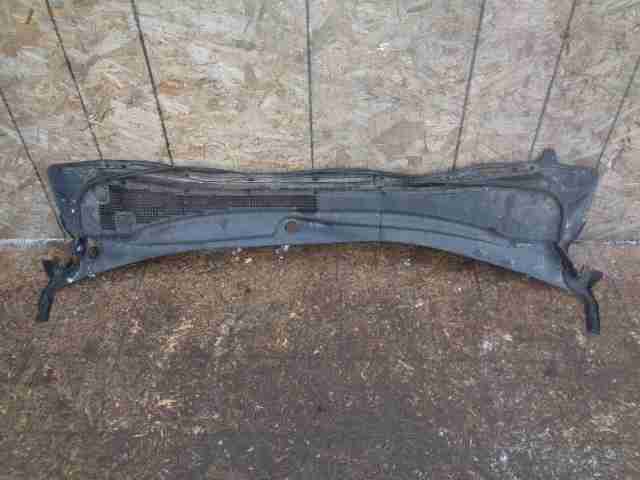 Решетка стеклоочистителей (Жабо)