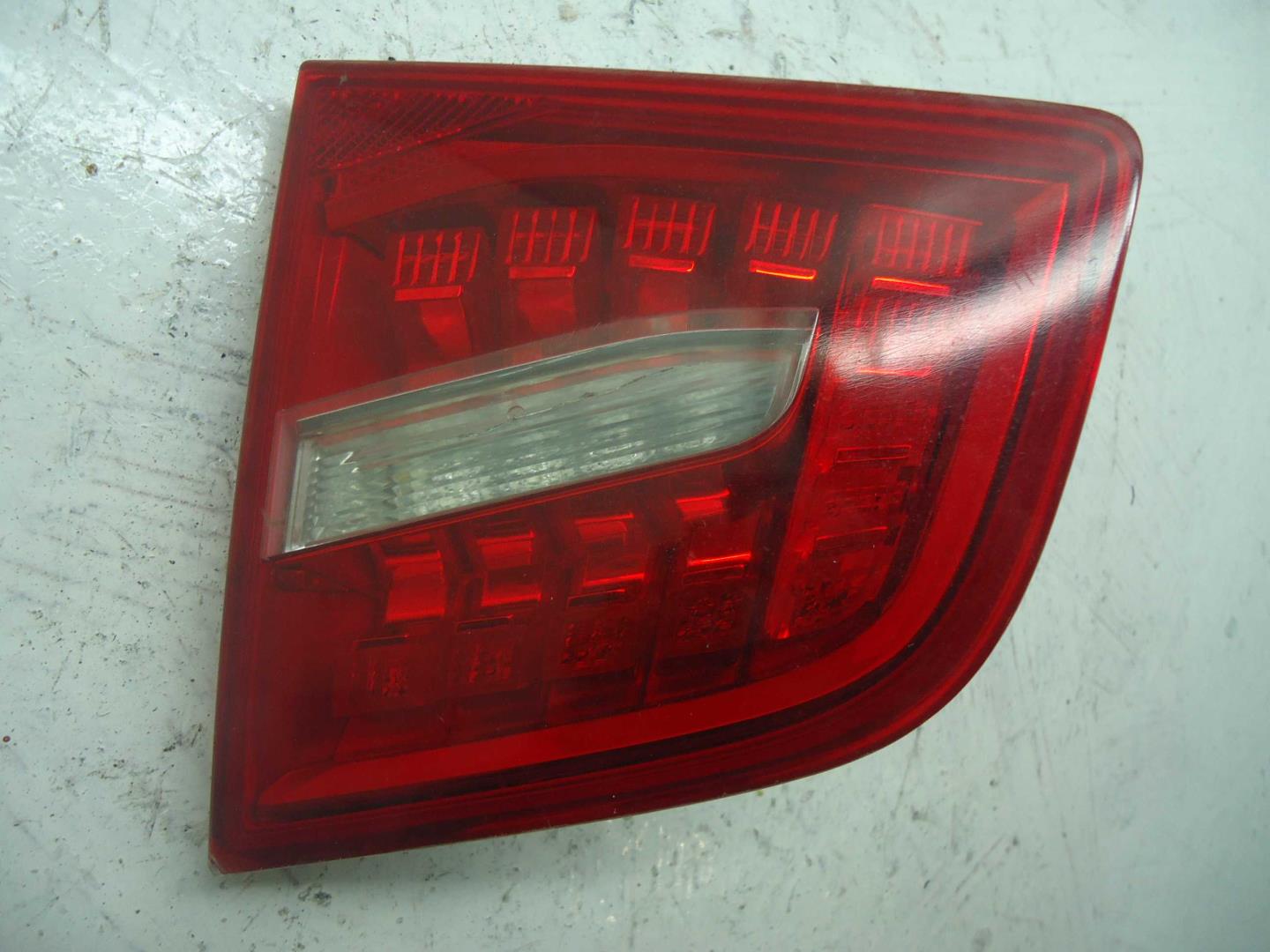 Фонарь задний внутренний правый