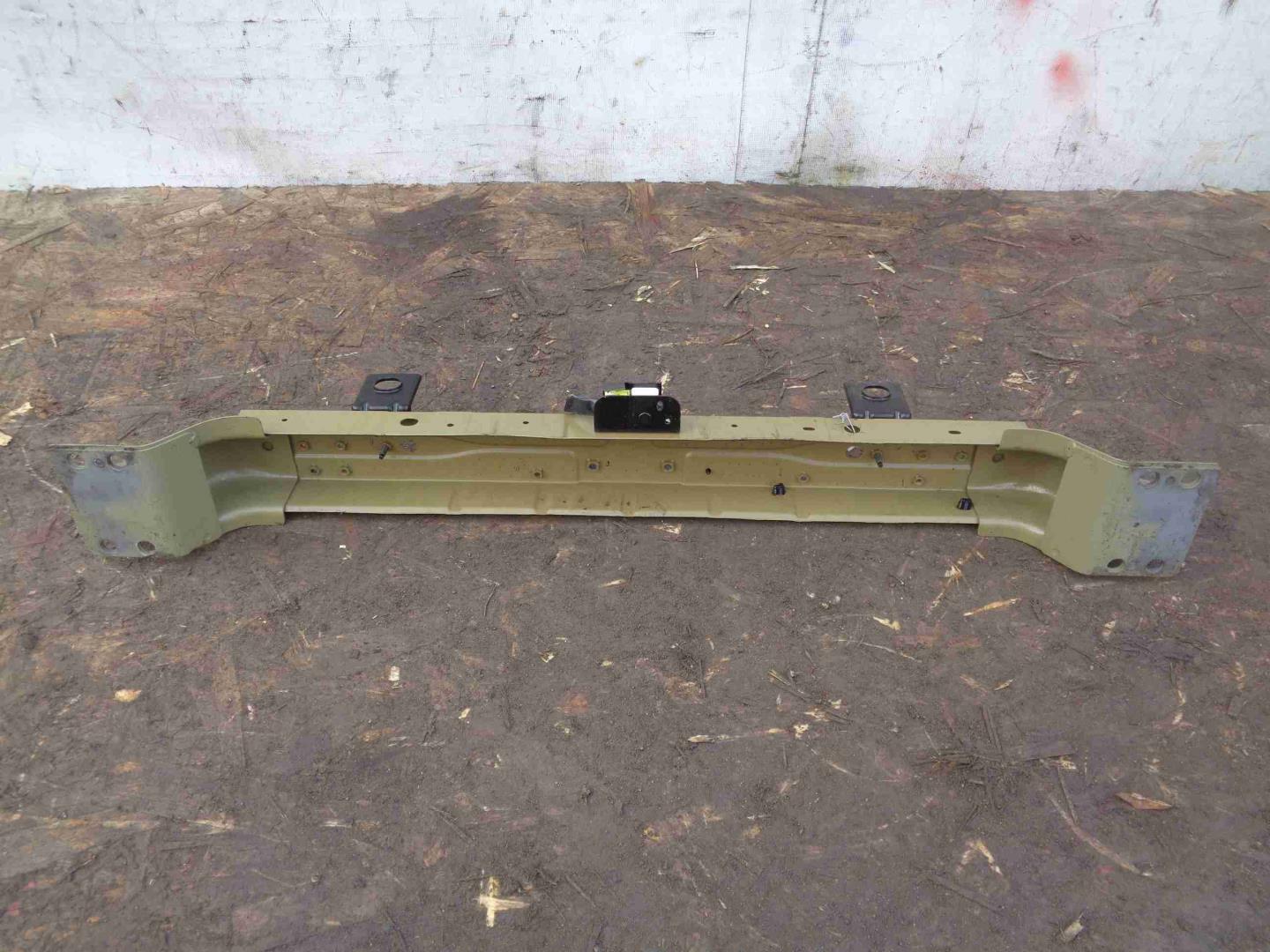 Усилитель переднего бампера