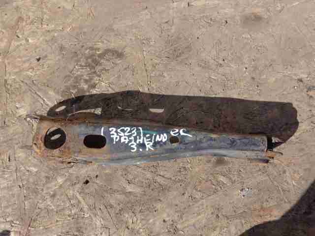 Рычаг задний нижний правый