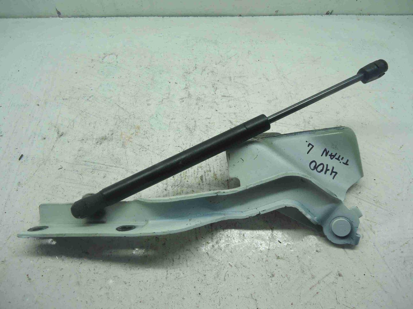 Петля капота левая