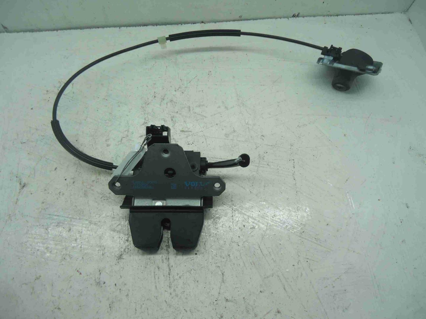 Замок багажника