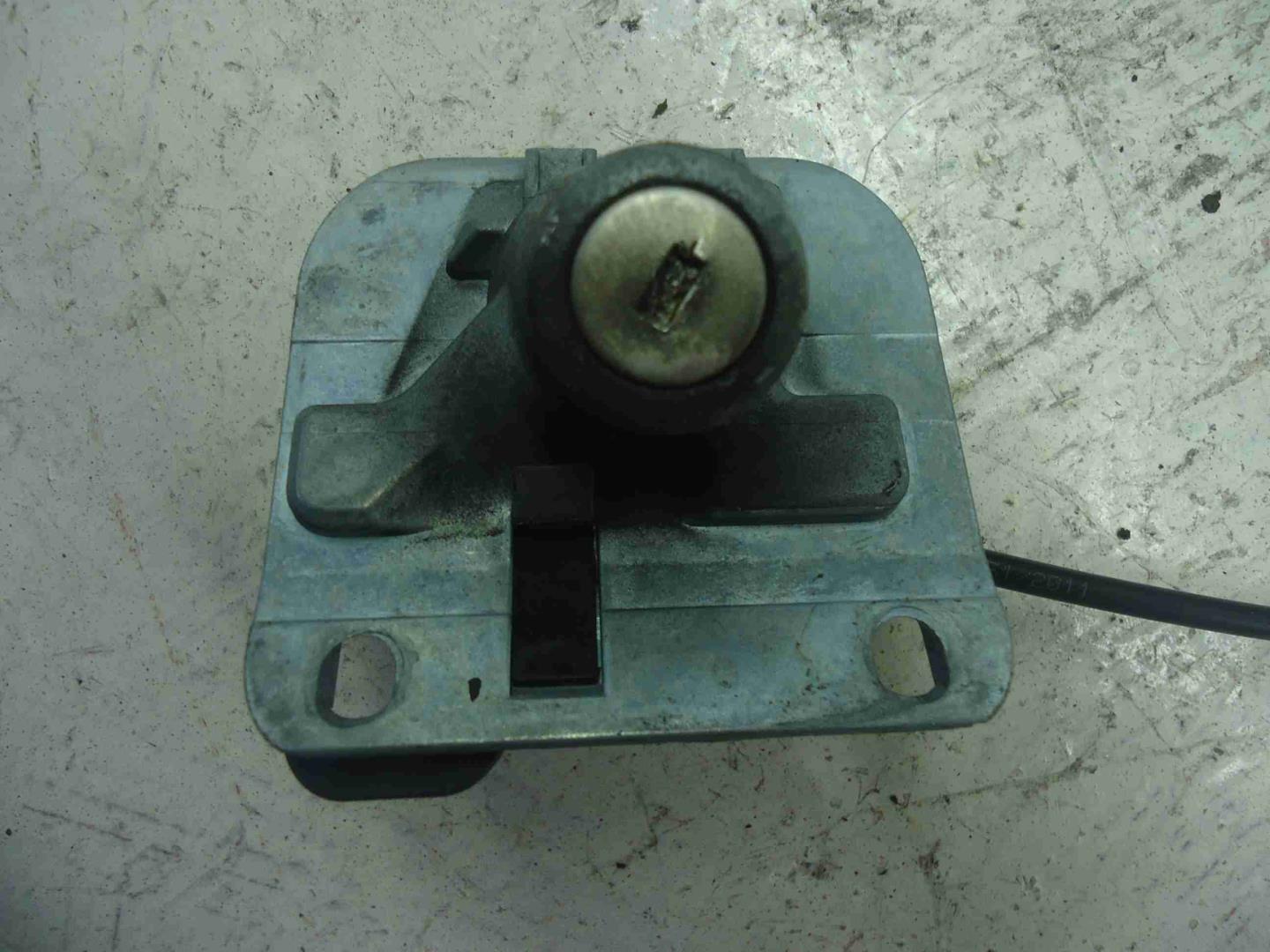 Замок багажника