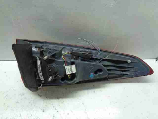 Фонарь задний наружный правый