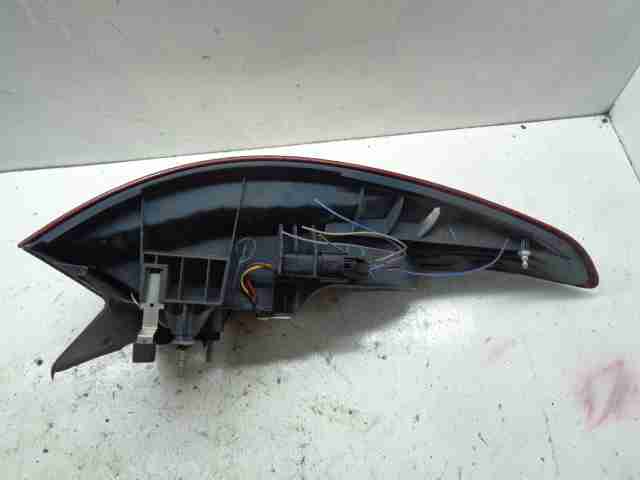 Фонарь задний наружный правый