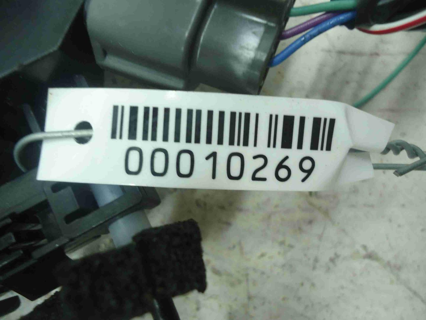 Замок двери передней левой