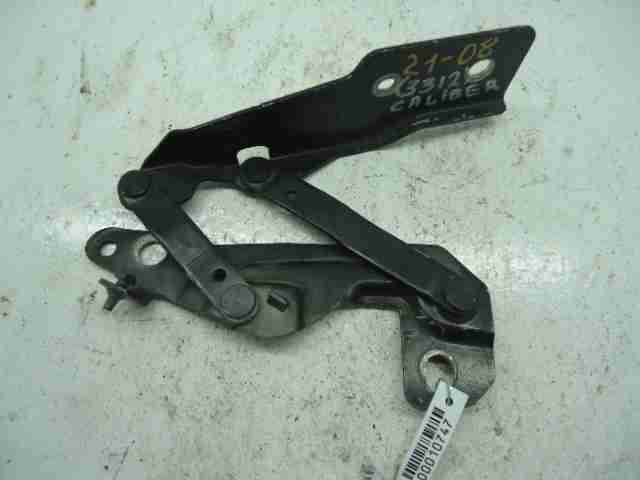 Петля капота левая