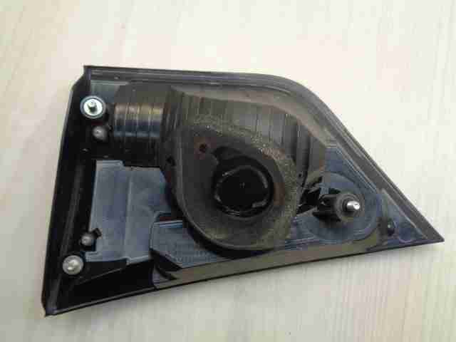 Фонарь задний внутренний левый