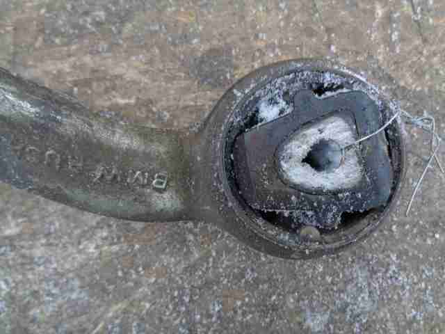 Рычаг передний нижний правый