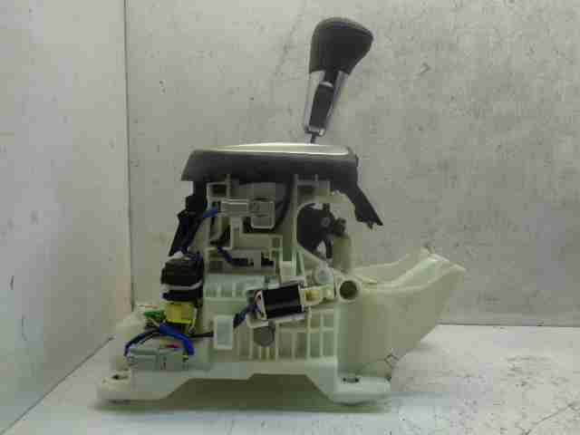 Кулиса МКПП / АКПП