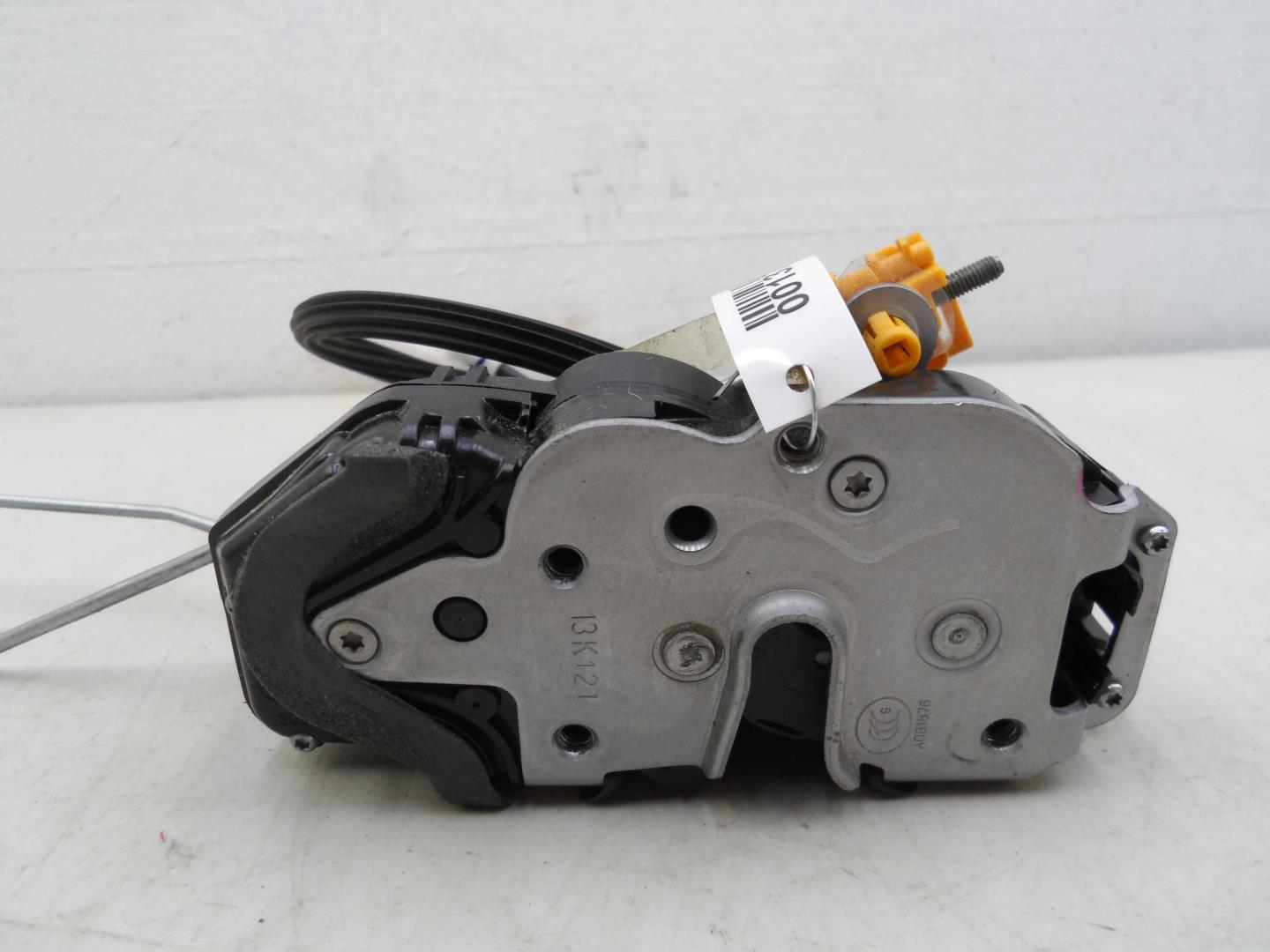 Замок двери передней правой