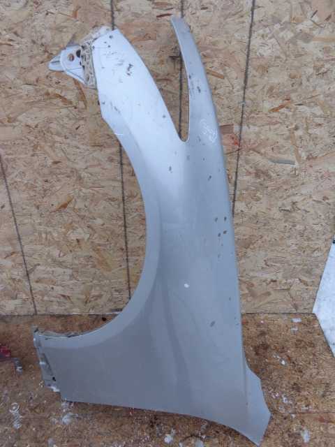 Крыло переднее левое