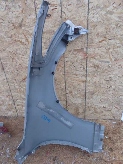 Крыло переднее левое