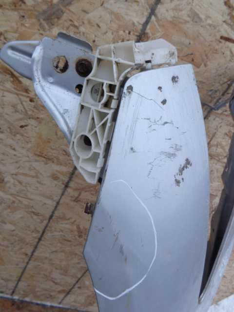 Крыло переднее левое