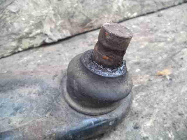 Рычаг передний нижний правый