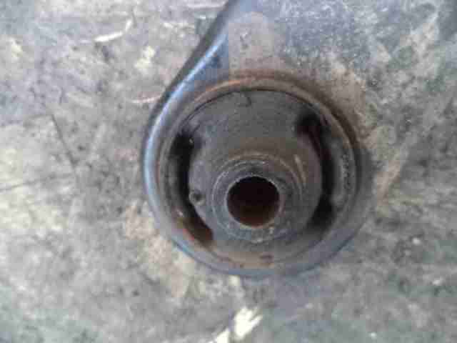 Рычаг передний нижний правый