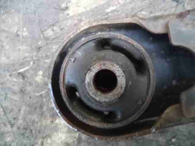 Рычаг передний нижний правый