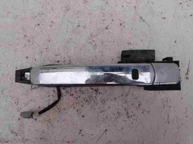 Ручка двери передней наружная правая