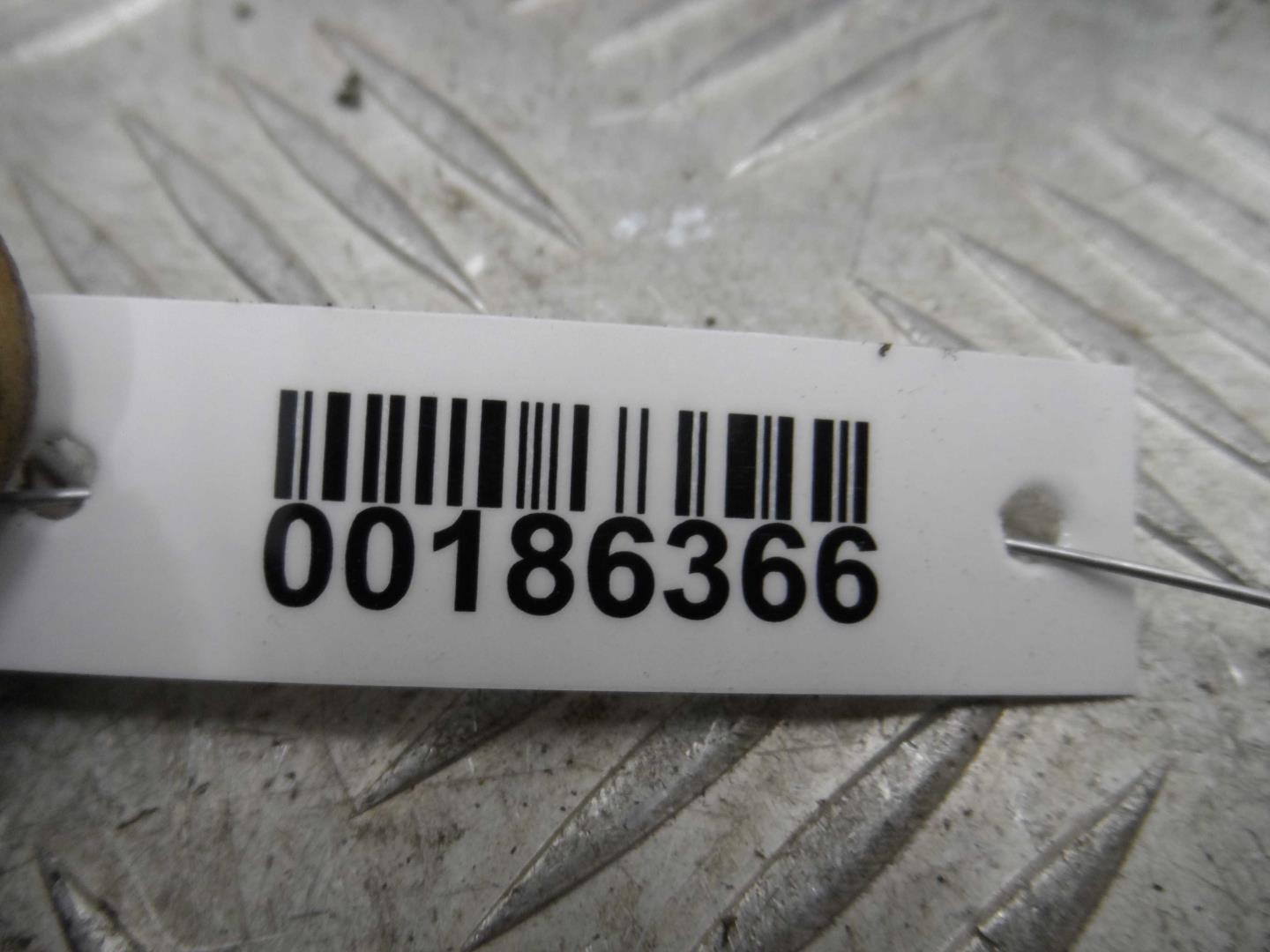 Замок двери передней левой