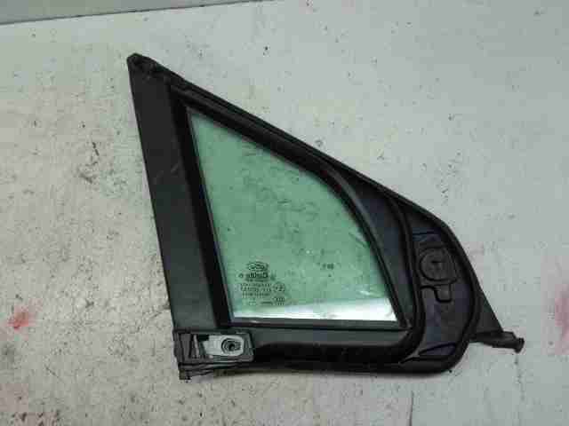 Стекло кузовное глухое левое