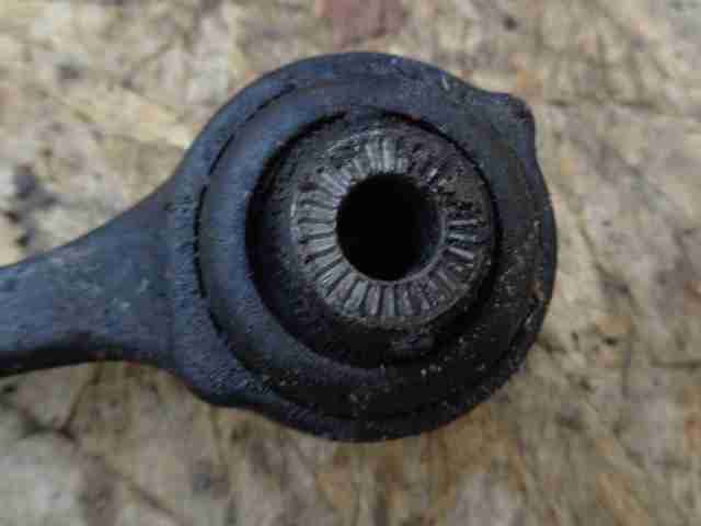 Рычаг передний нижний правый