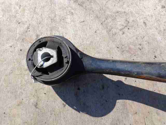 Рычаг передний нижний правый