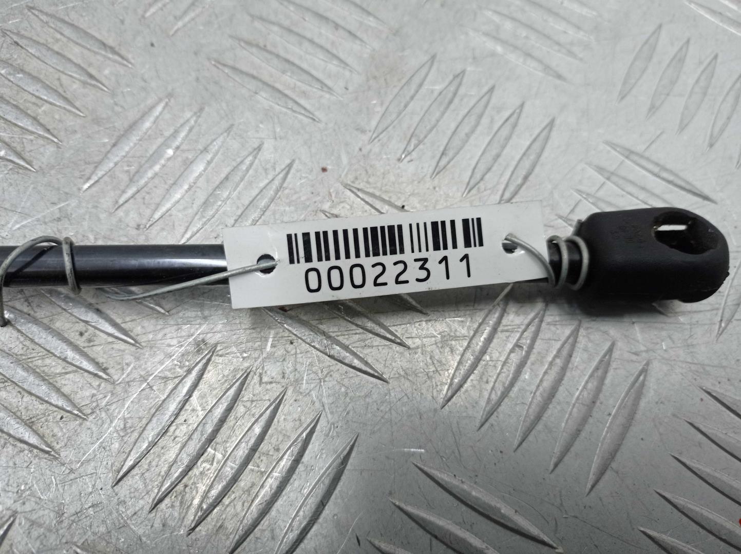 Амортизатор крышки багажника