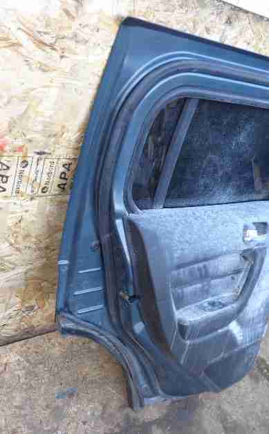 Замок двери задней левой