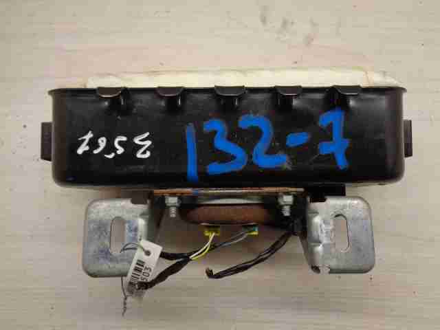 Подушка безопасности пассажирская (в торпедо)