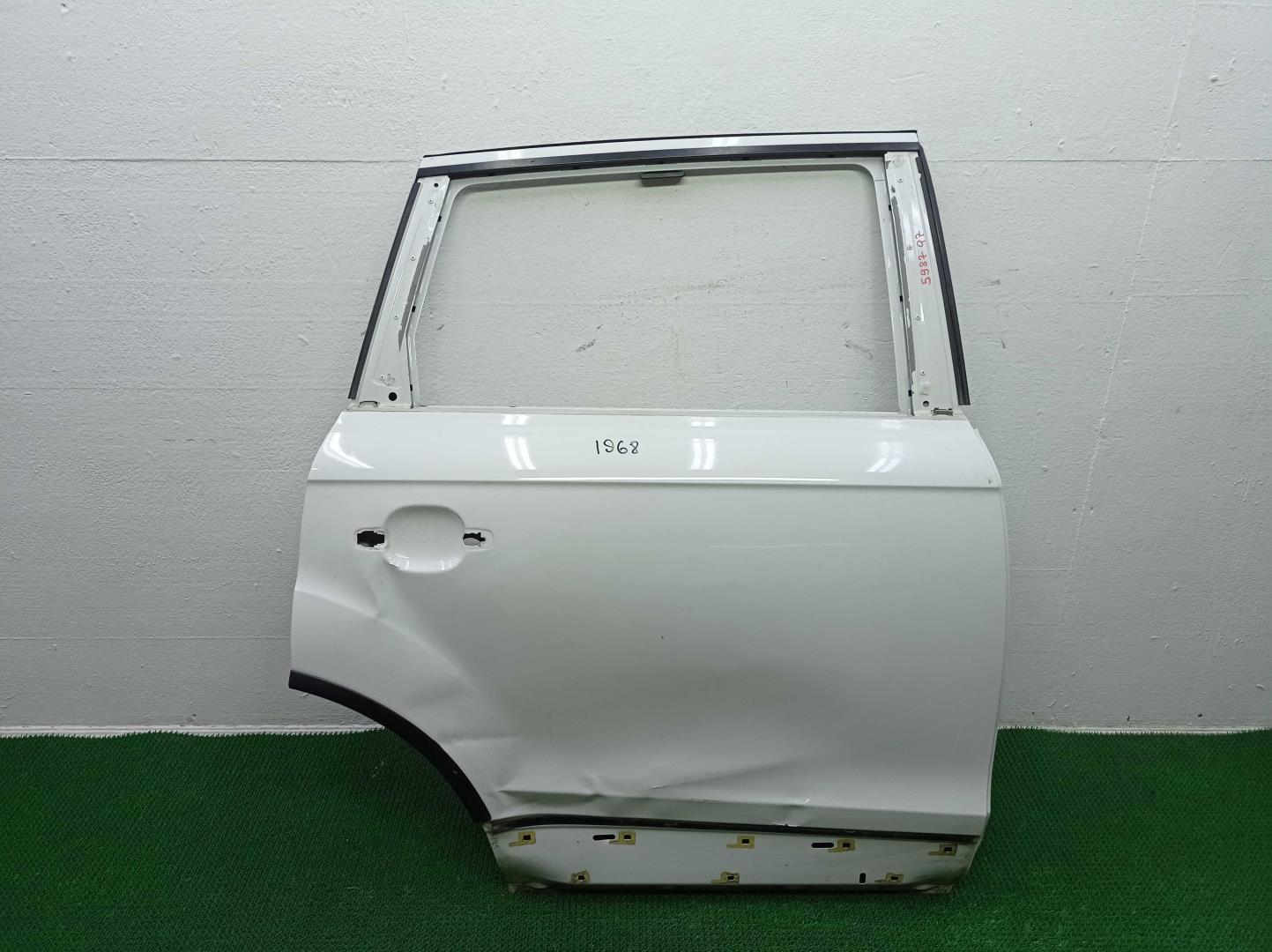 Дверь задняя правая