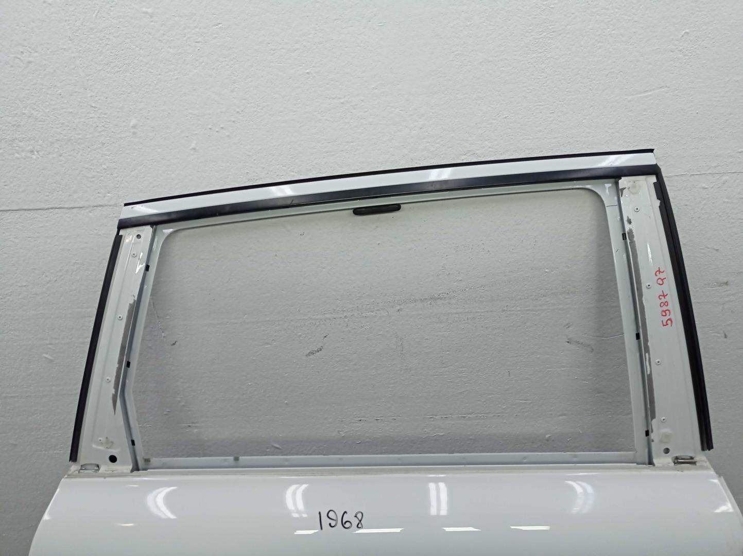 Дверь задняя правая