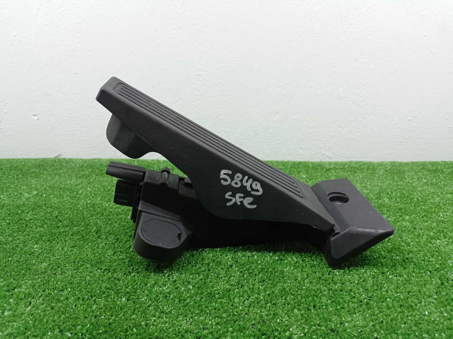 Педаль газа