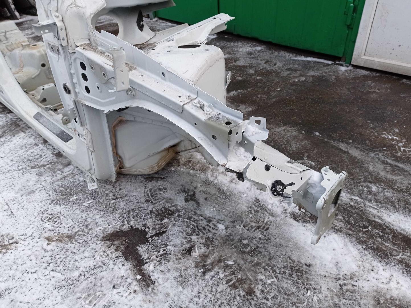 Кузовной элемент