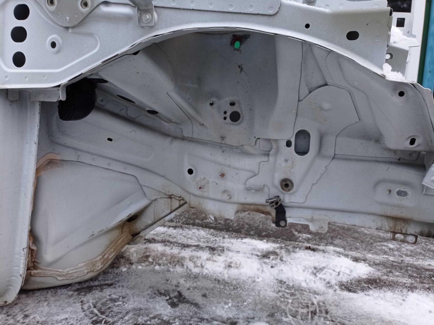 Кузовной элемент