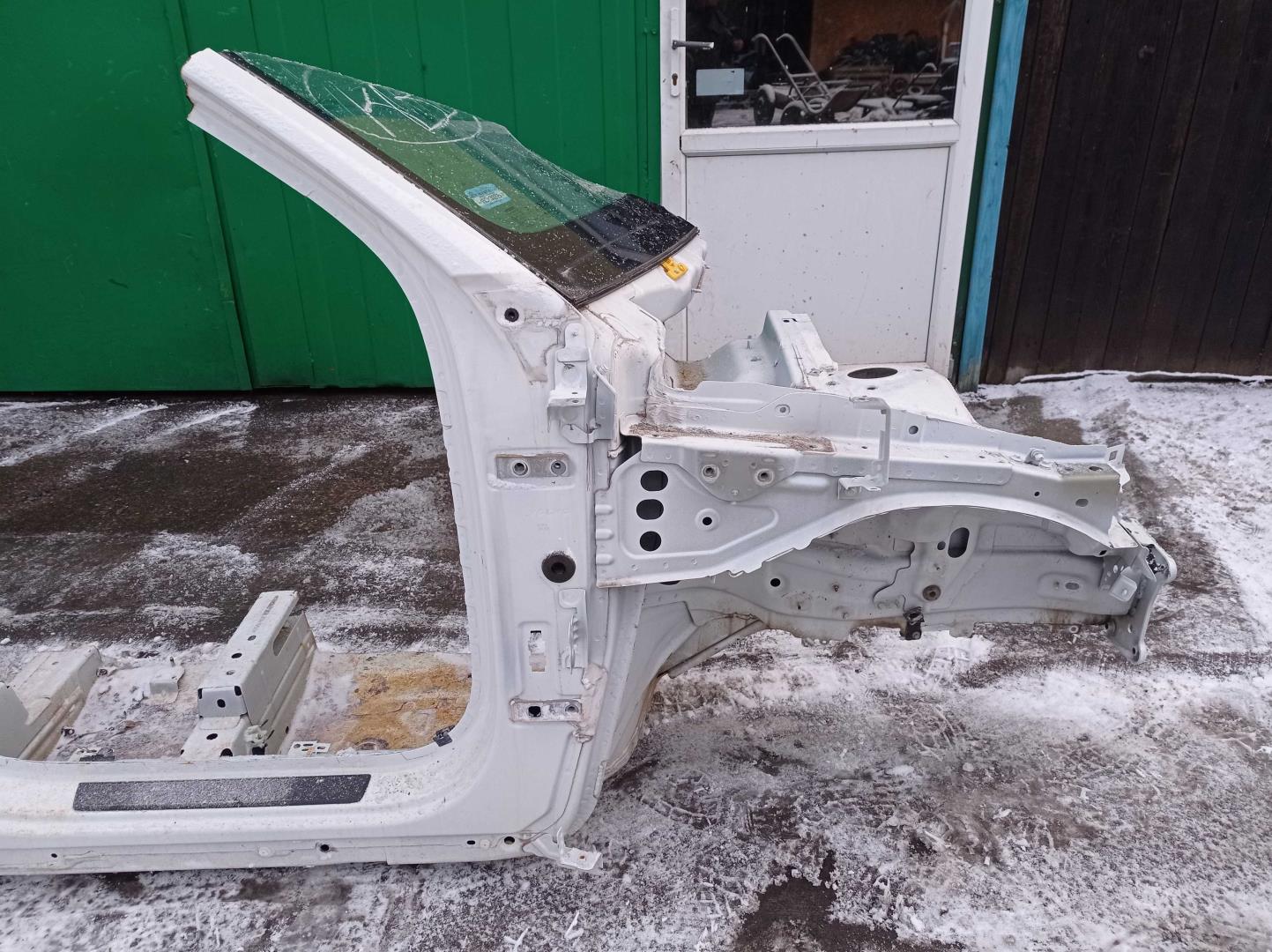 Кузовной элемент