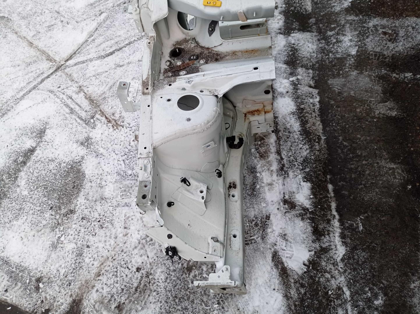 Кузовной элемент