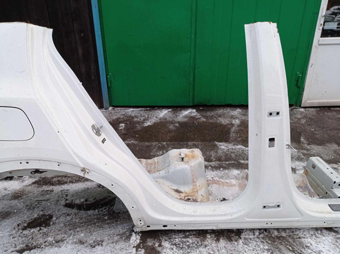 Кузовной элемент