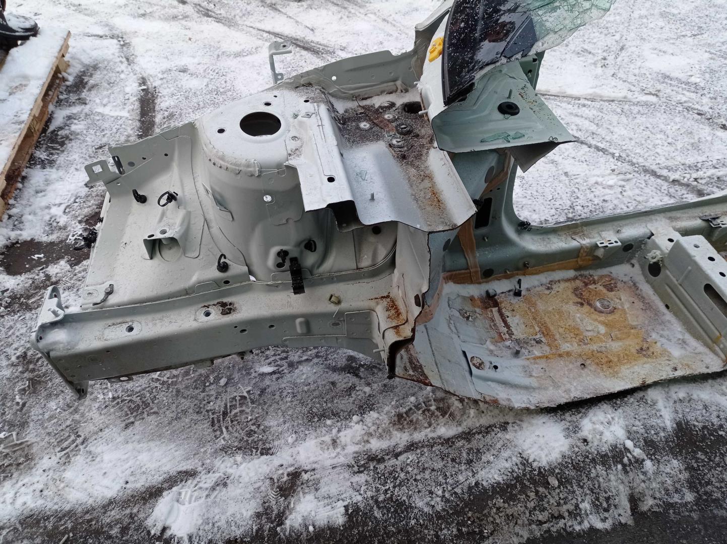 Кузовной элемент