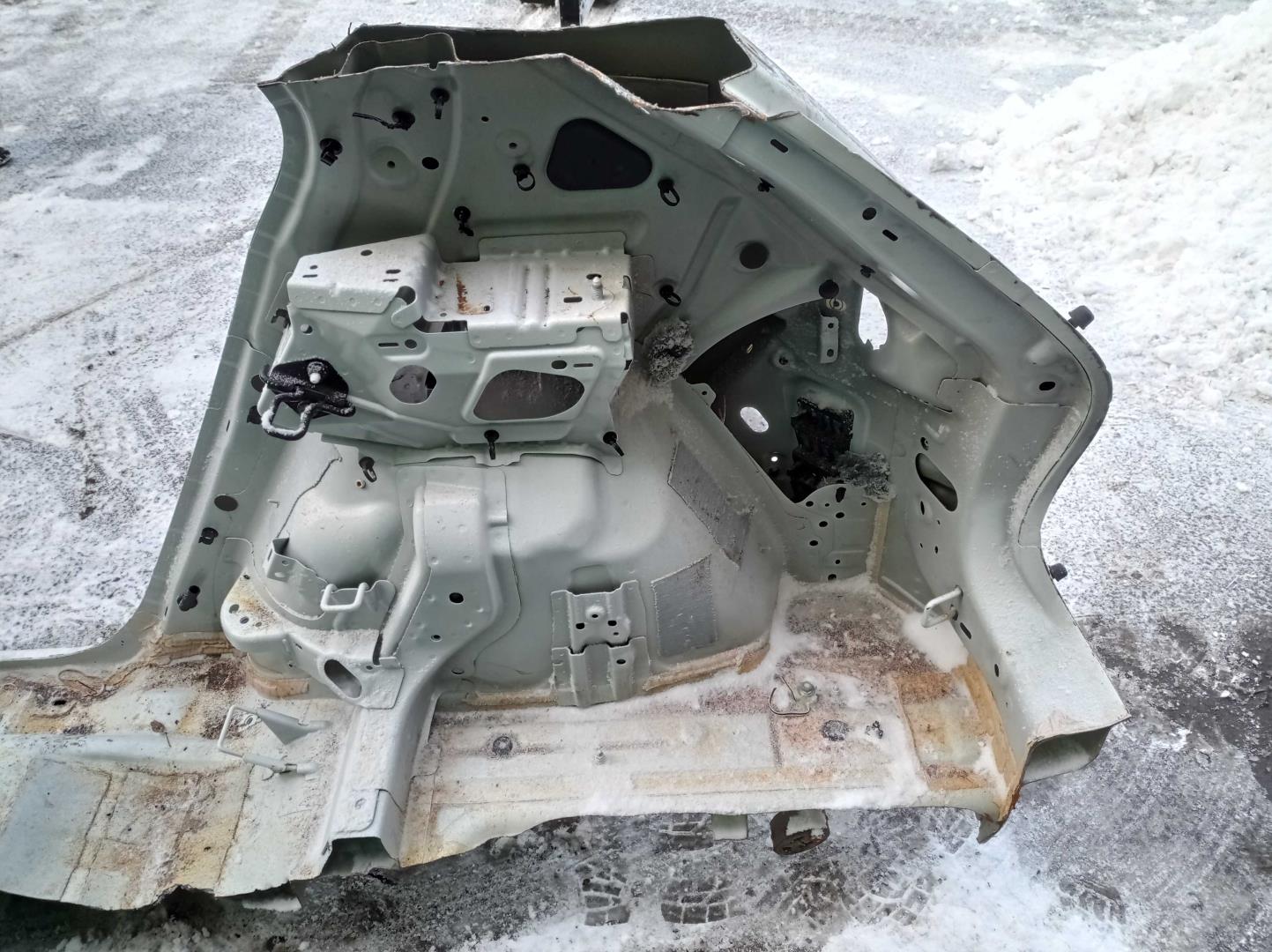 Кузовной элемент