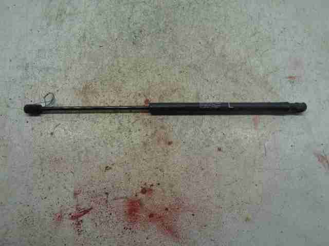 Амортизатор крышки багажника