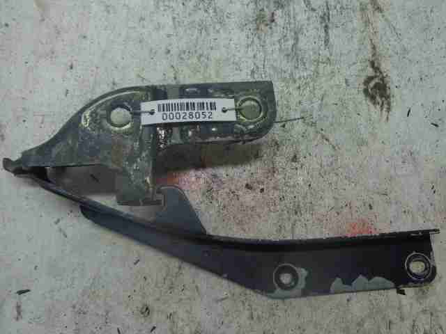 Петля капота правая