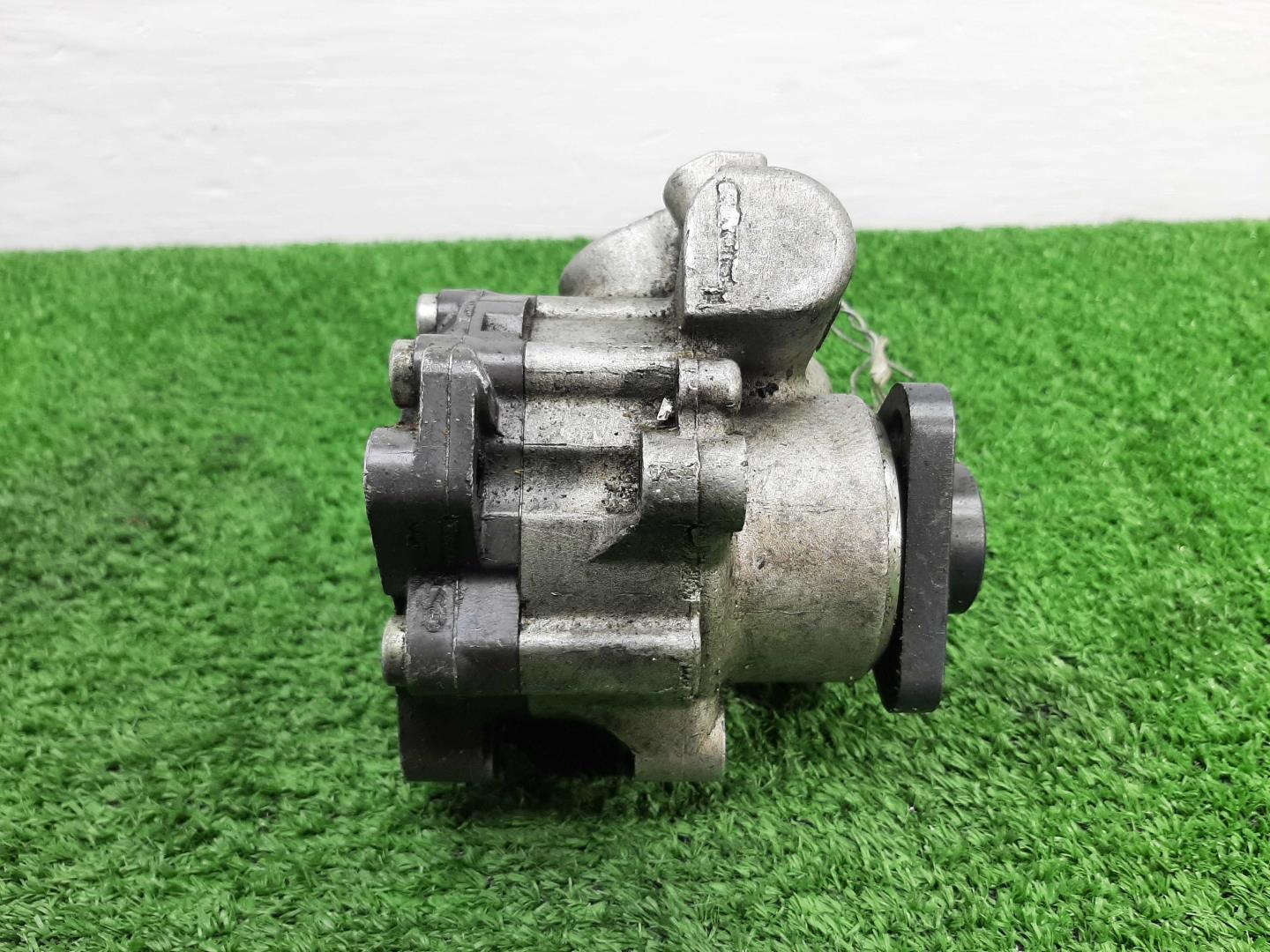 Насос ГУР (гидроусилитель руля)