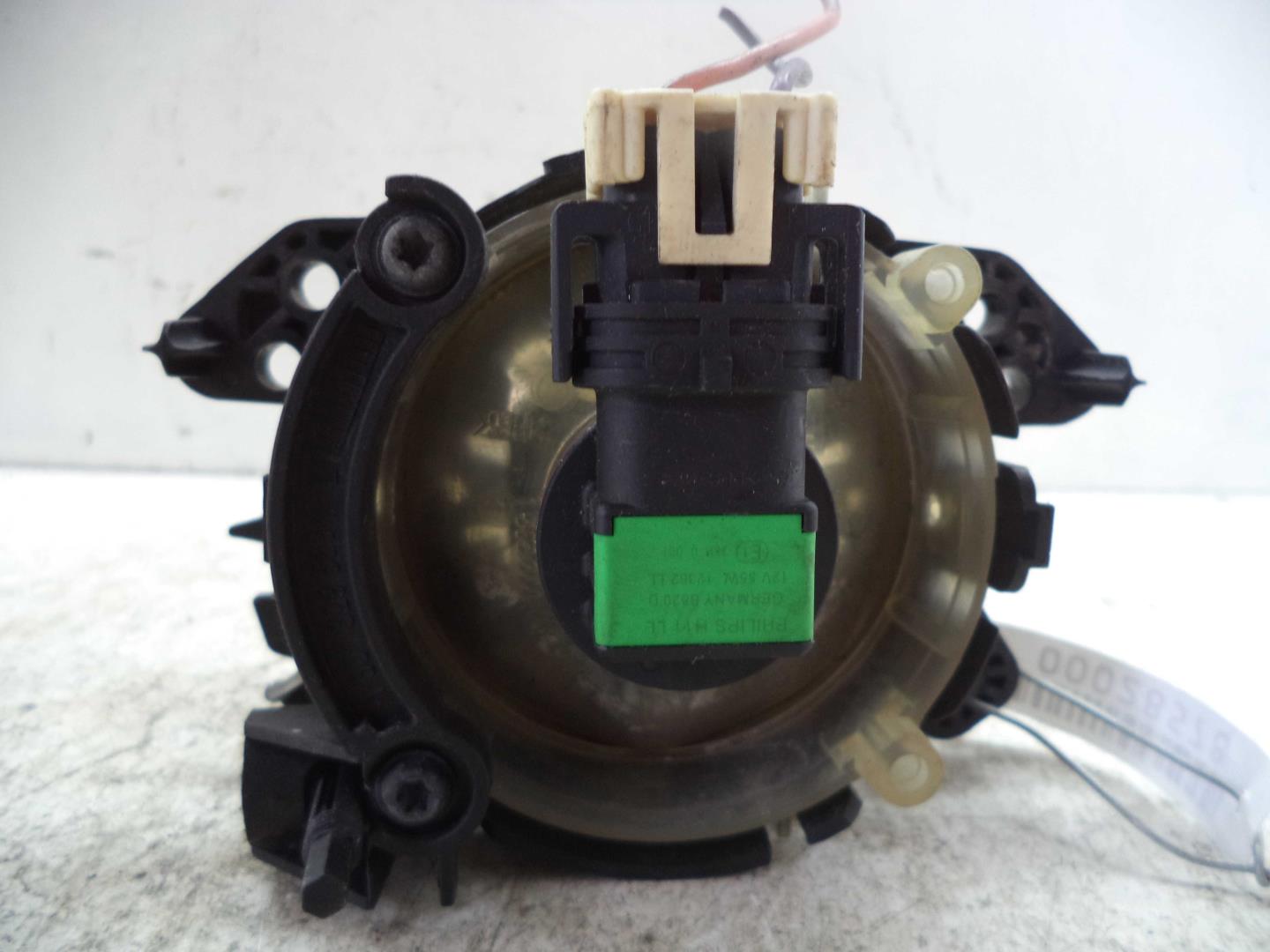 Фара противотуманная левая