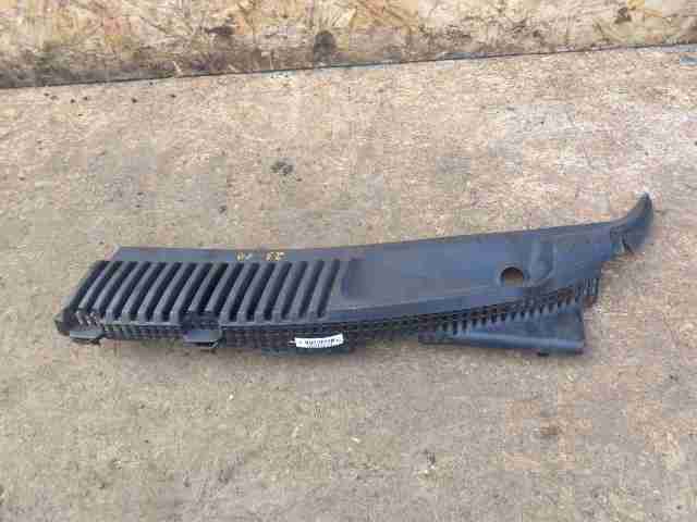 Решетка стеклоочистителей (Жабо)